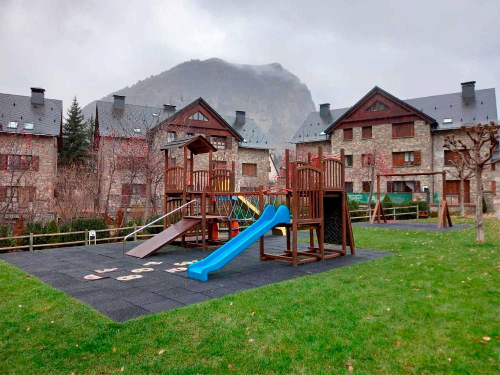Apartamentos Escarrilla Suites 3000 Екстер'єр фото